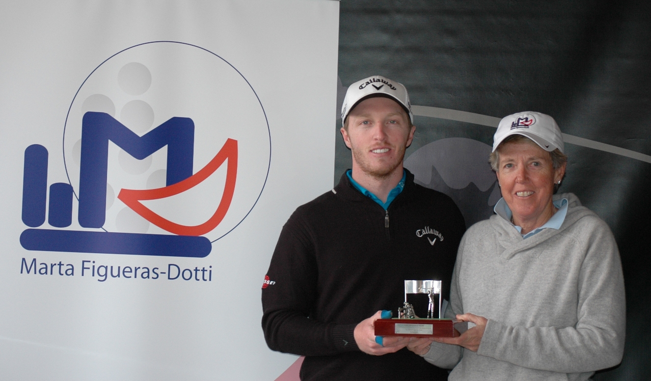 20150211 Jacobo Pastor y MFD Jacobo Pastor, ganador de las dos pruebas celebradas en 2015, junto a Marta Figueras-Dotti, patrocinadora del torneo de La Moraleja.