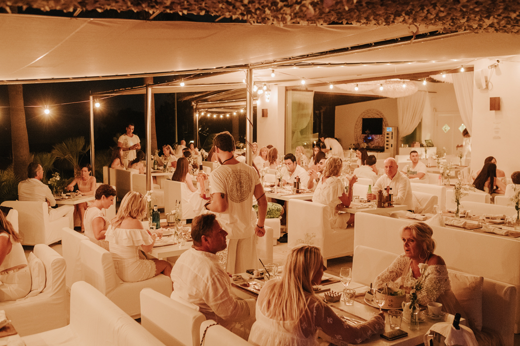 Purobeach Marbella ofrece también ambiente para la tarde/noche