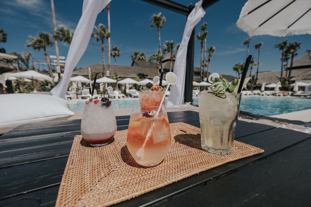 Cócteles en Purobeach Marbella