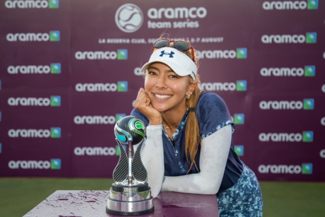 Alison-Lee-with-her-ATS-trophy