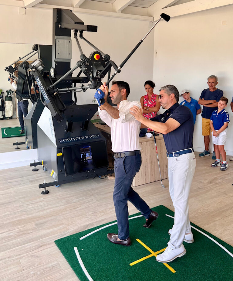 The Range Marbella presenta el primer “Robo Golf Pro” de Europa